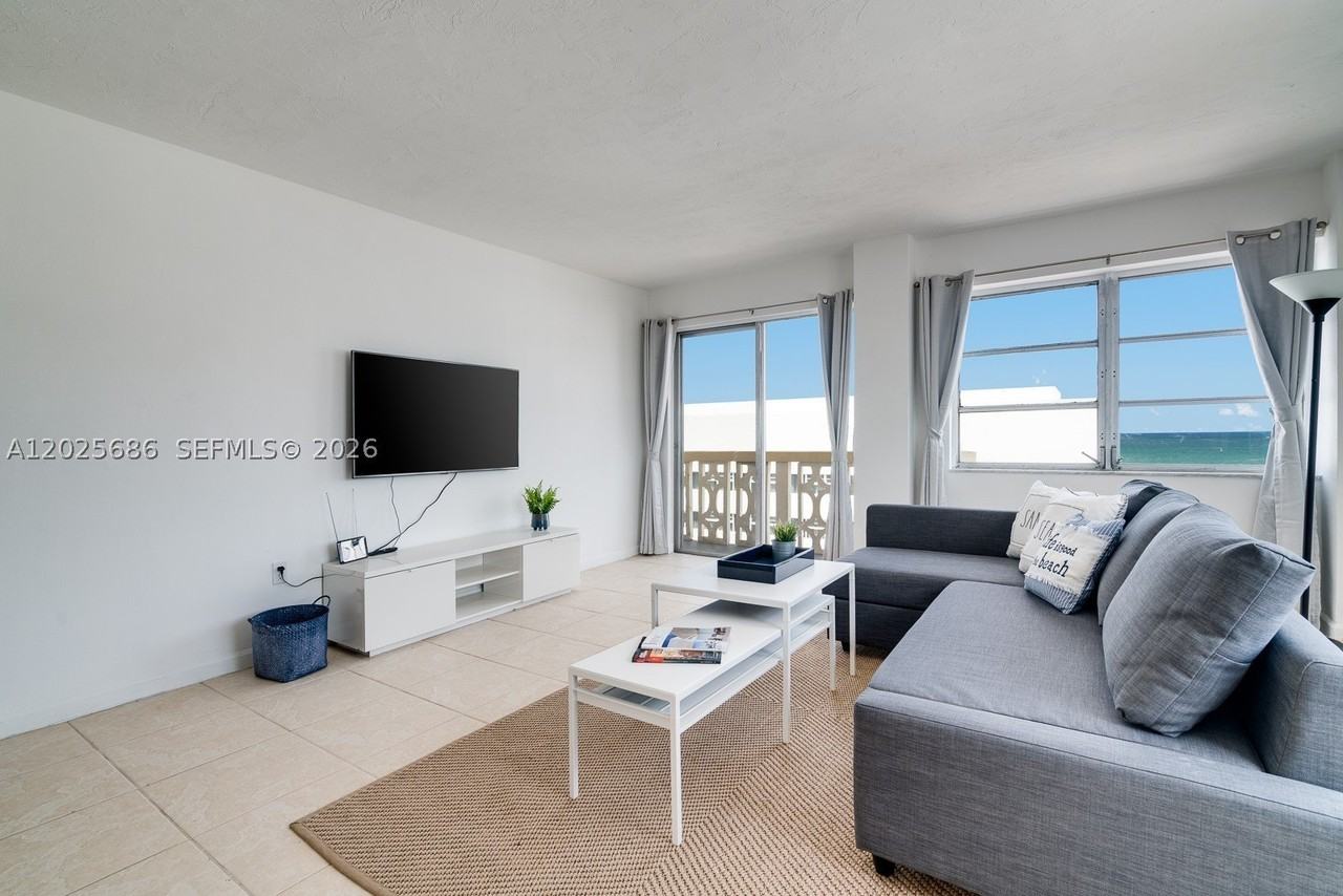 3100 Collins Ave #1101 - Photo 3 of 7