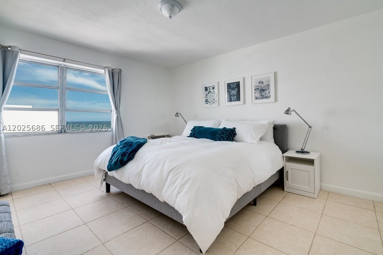 3100 Collins Ave #1101 - Photo 4 of 7