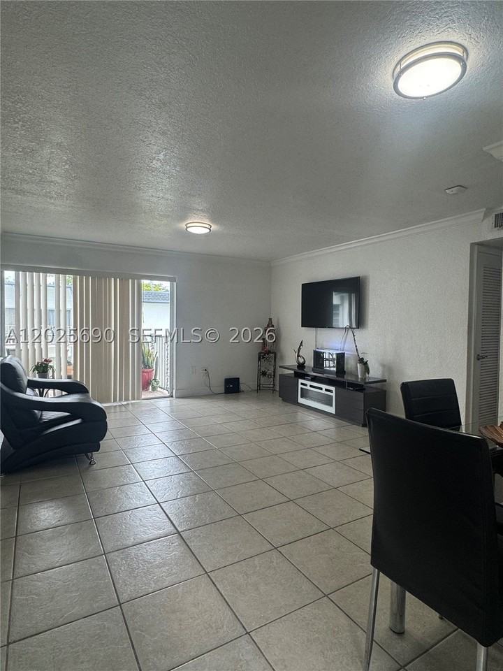 7235 Sw 94th Pl #J6 - Photo 3 of 13