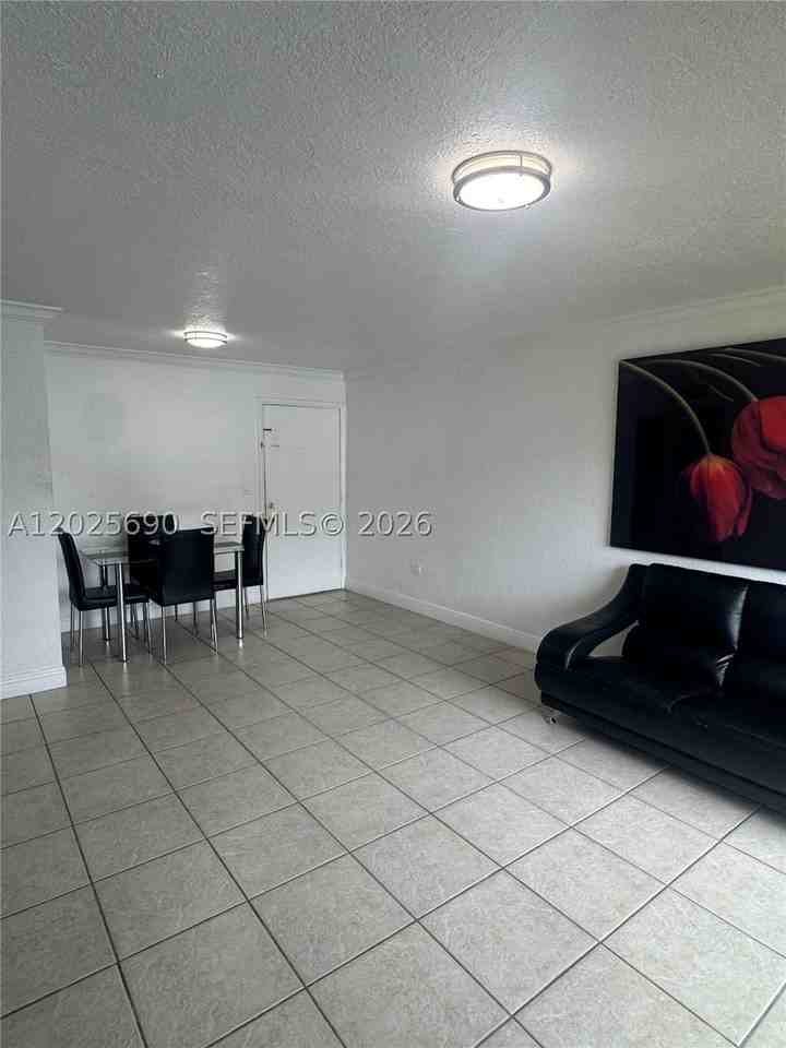 7235 Sw 94th Pl #J6 - Photo 4 of 13