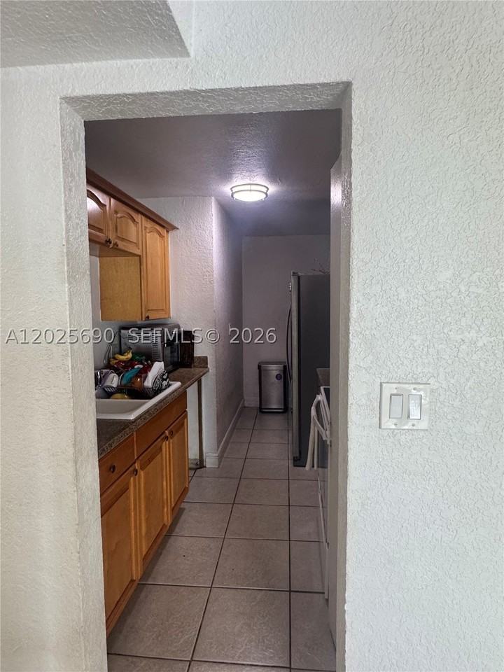 7235 Sw 94th Pl #J6 - Photo 5 of 13