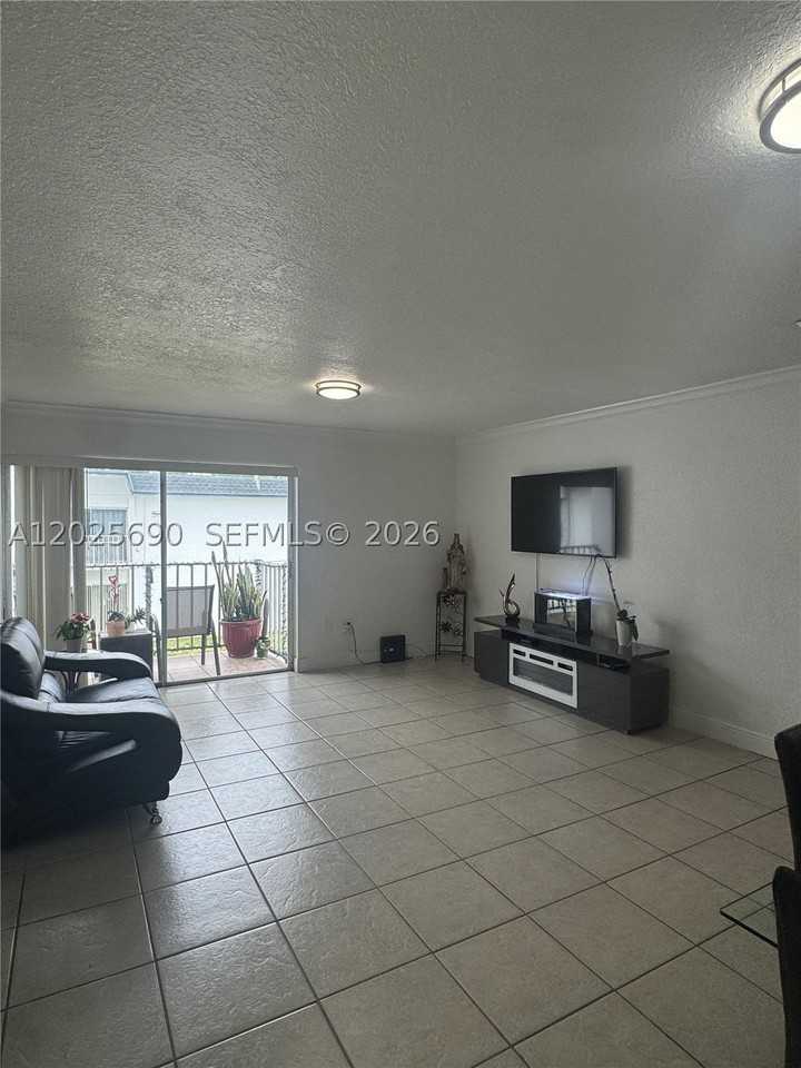 7235 Sw 94th Pl #J6 - Photo 7 of 13