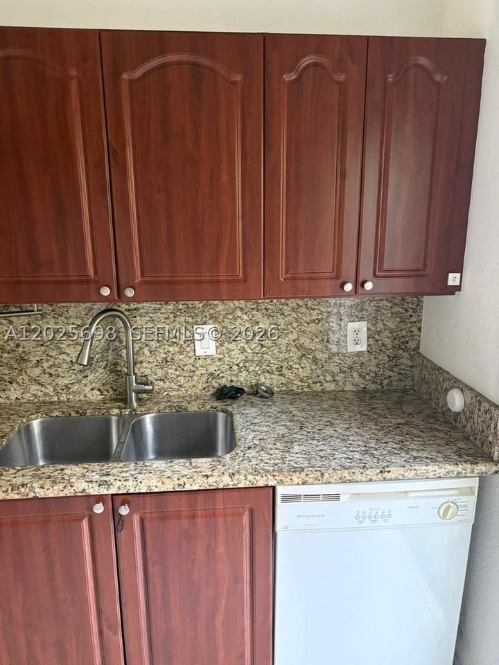 117 Se 3rd Ave #7 - Photo 3 of 15