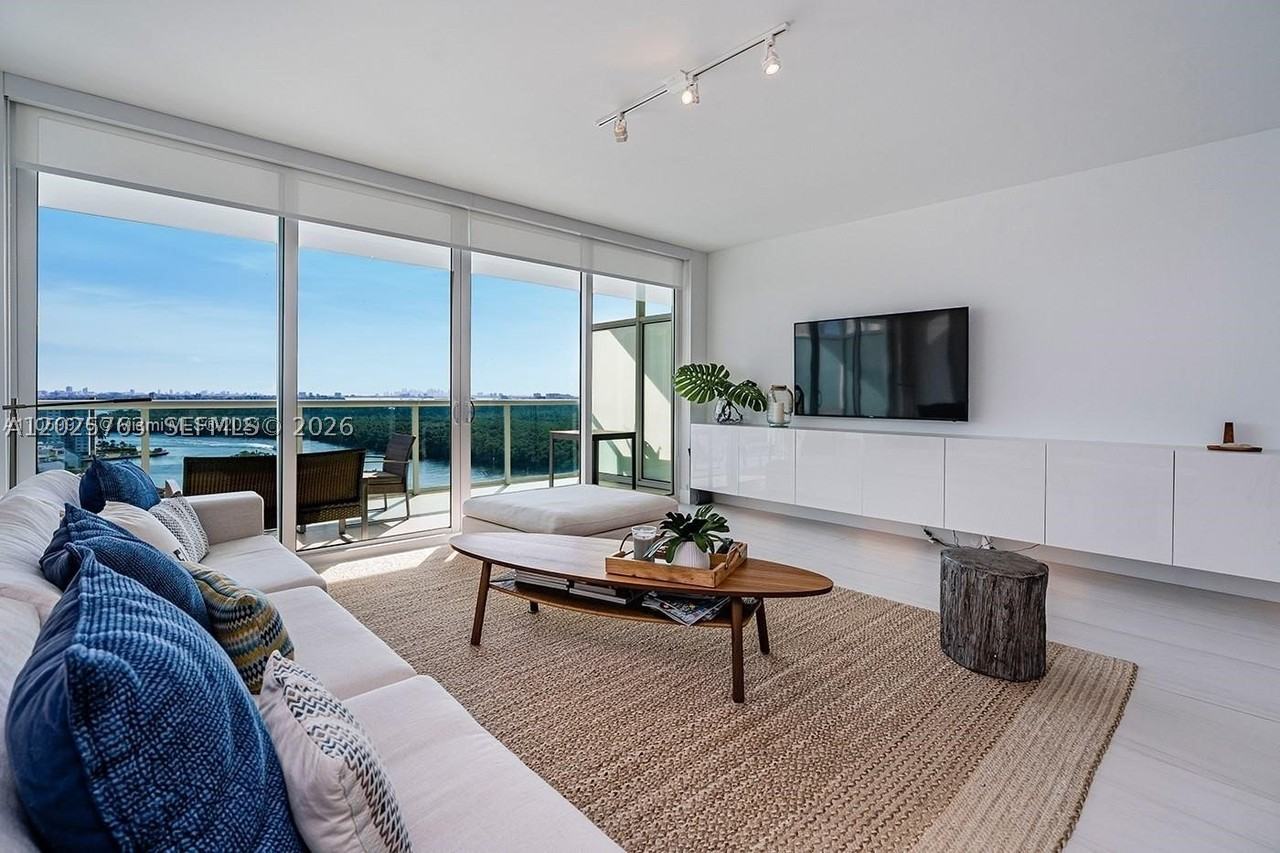 400 Sunny Isles Blvd #1804 - Photo 5 of 27