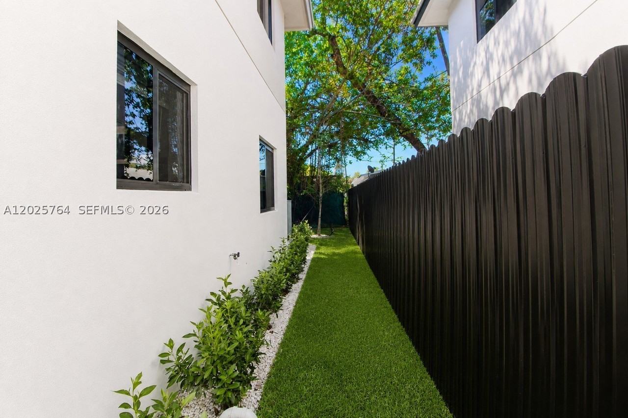1836 Nw 63rd St #1836 - Photo 4 of 21