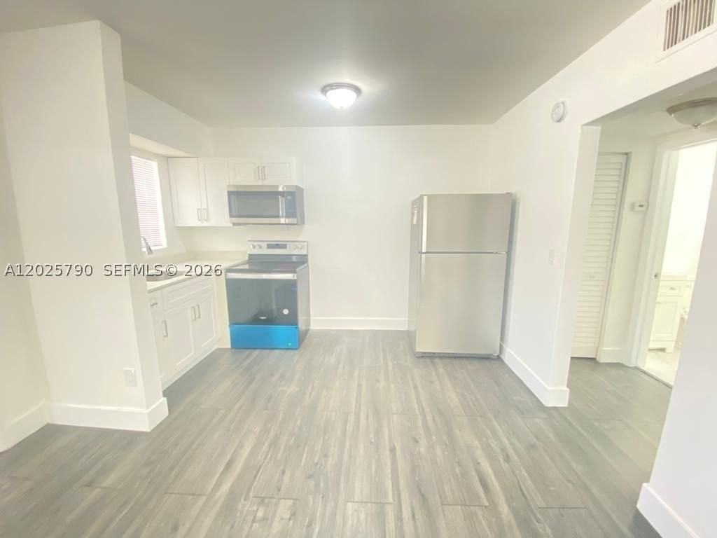 2150 Nw 24th St #2 - Photo 2 of 13