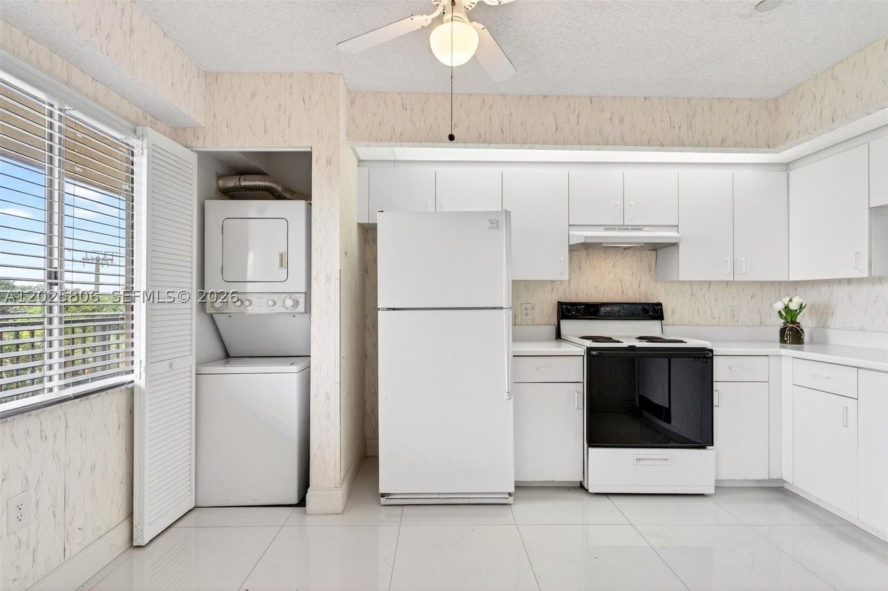 1650 Sw 124th Ter #403D - Photo 4 of 46