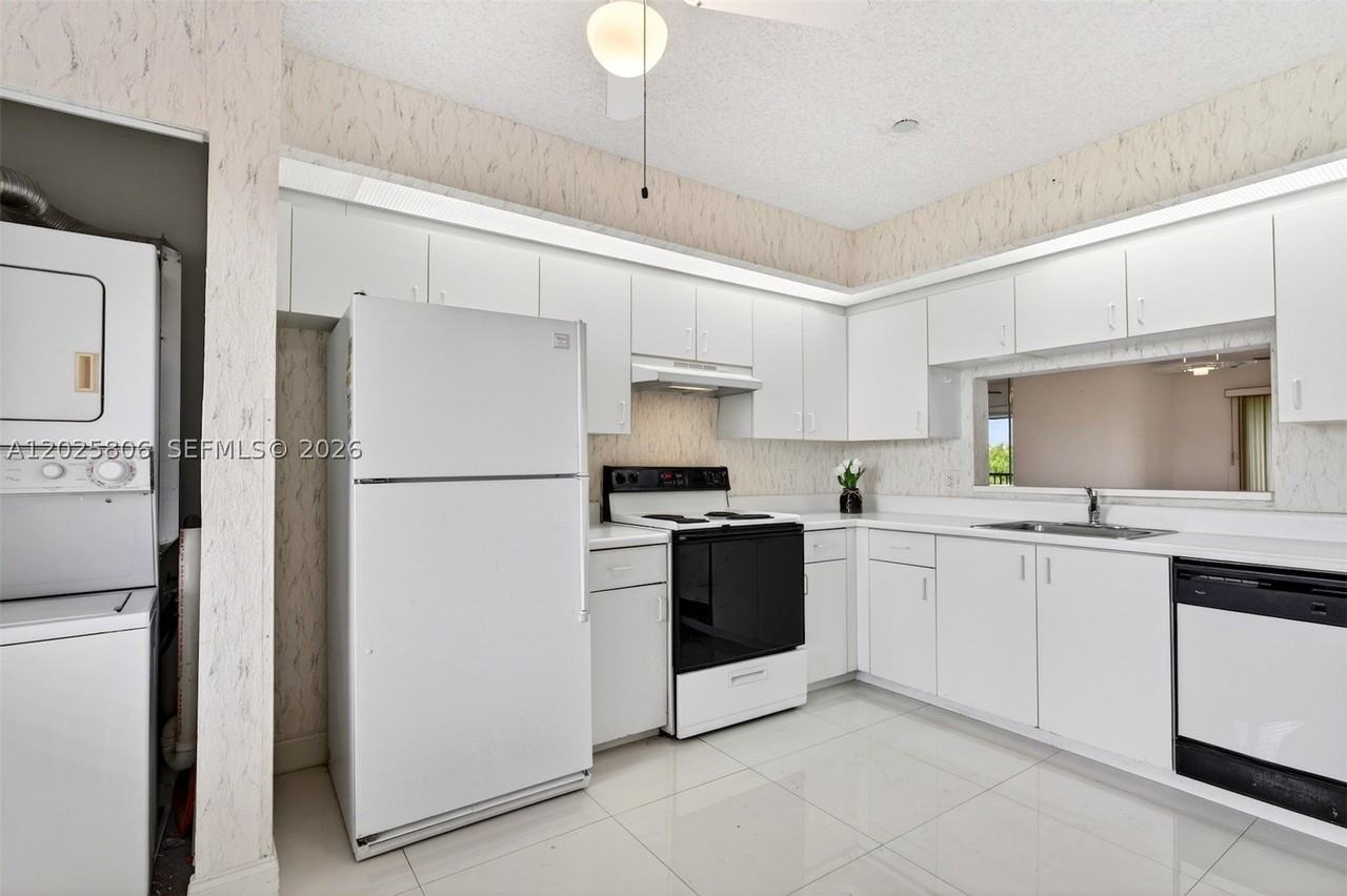 1650 Sw 124th Ter #403D - Photo 7 of 46