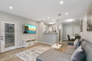 4201 Indian Creek Dr #6 - Photo 1 of 1