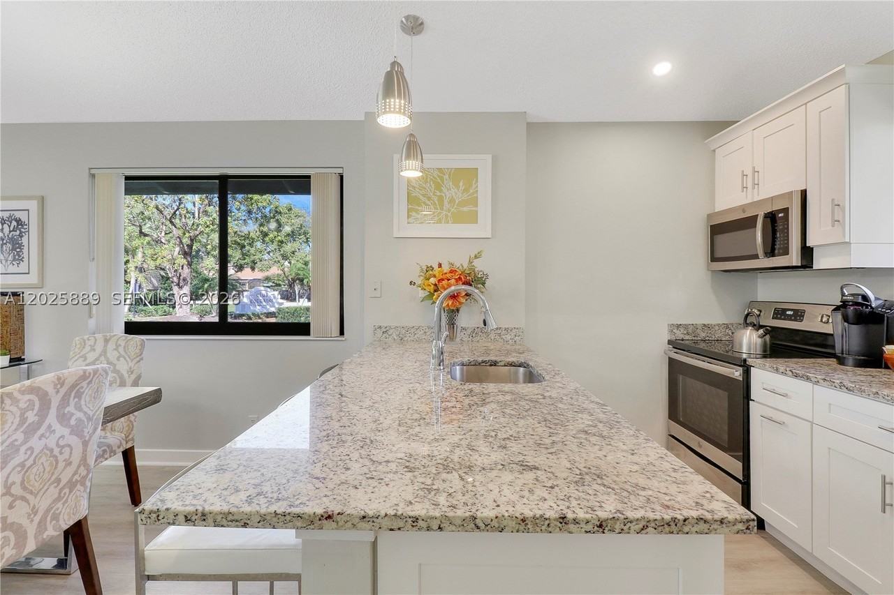 105 Club Dr #105 - Photo 5 of 25