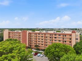 featured image of 14623 Bonaire Blvd #405