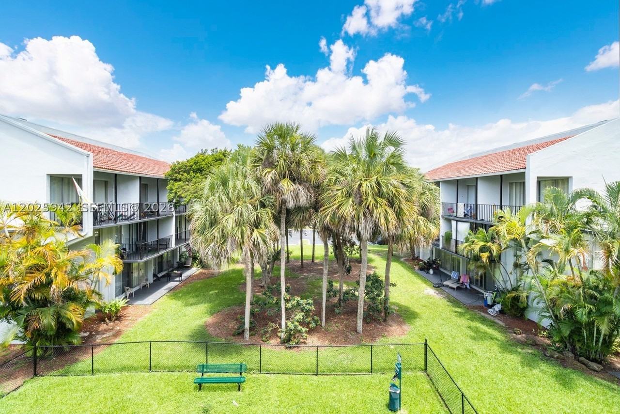 2920 Forest Hills Blvd #A202