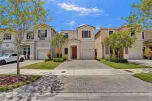 featured image of 650 Ne 191st Ter