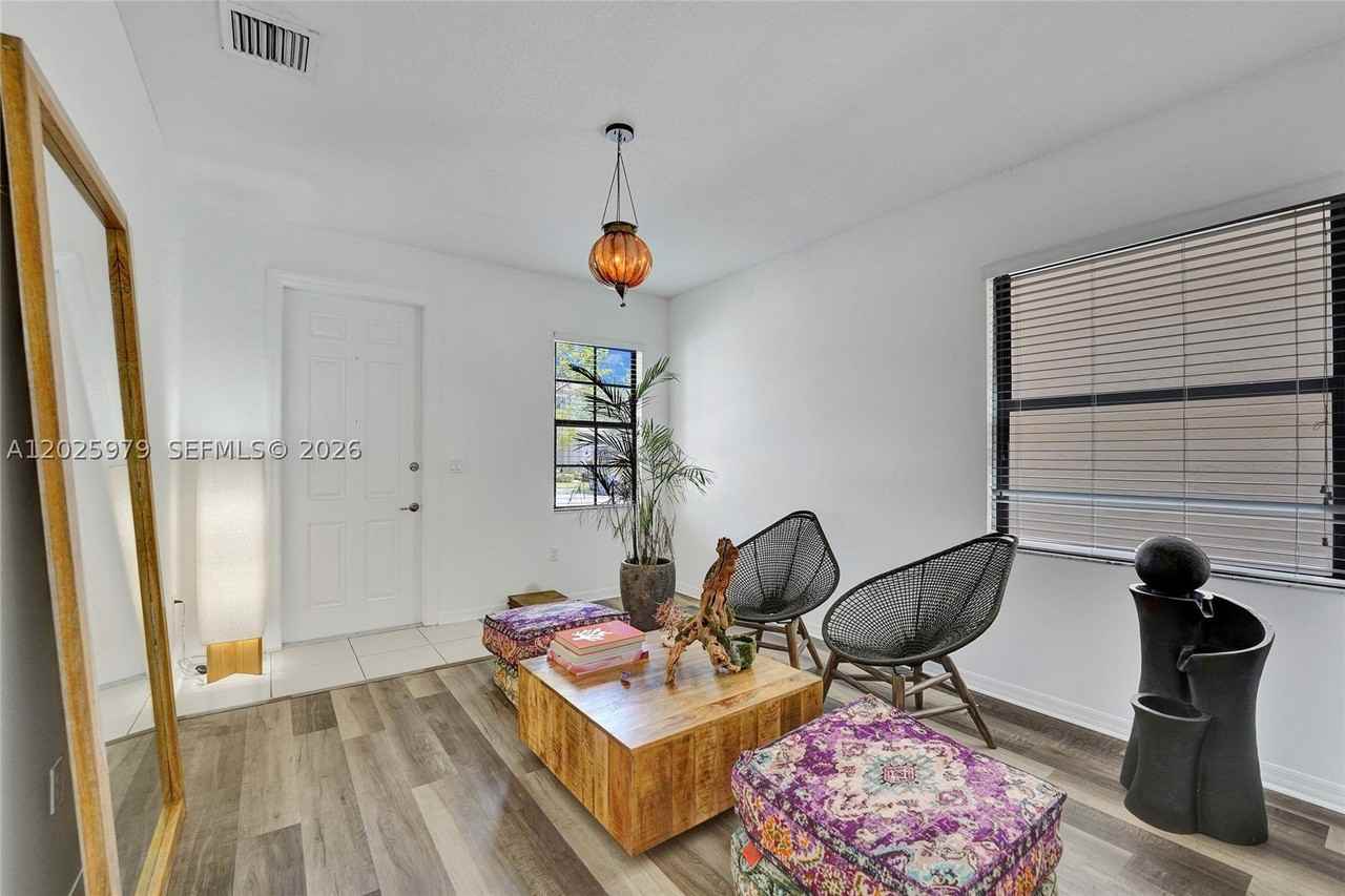 650 Ne 191st Ter - Photo 7 of 50