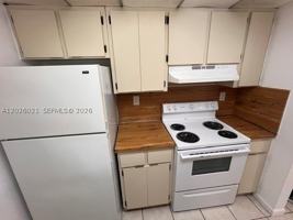 featured image of 6995 Nw 186th St #E301