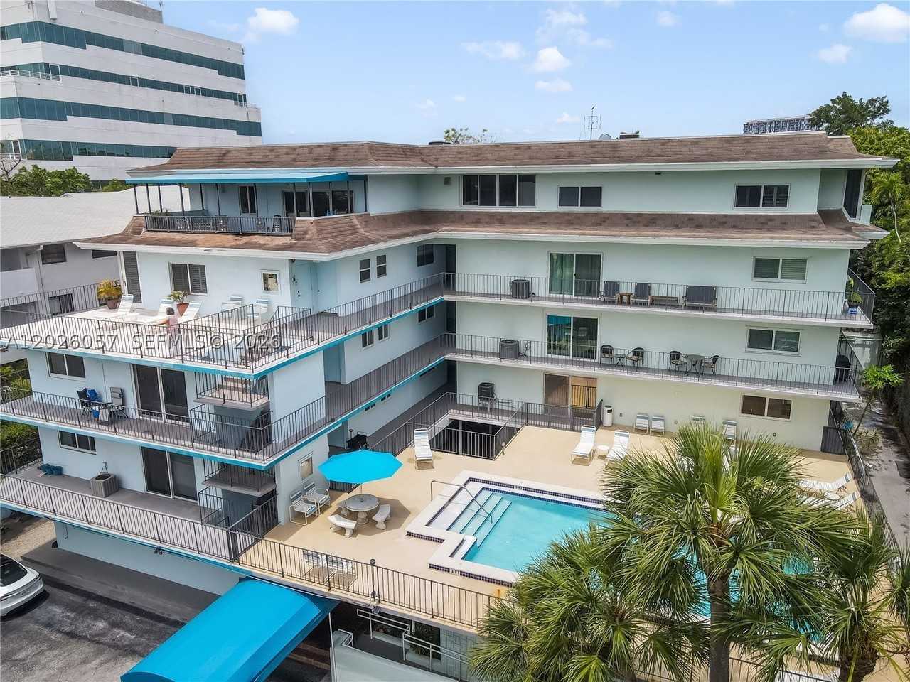 2539 S Bayshore Dr #212A