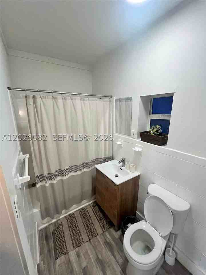 1845 Nw 114th St #0 - Photo 4 of 4