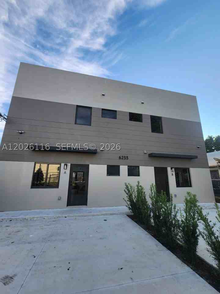 6233 Nw 20th Ave #B - Photo 2 of 23