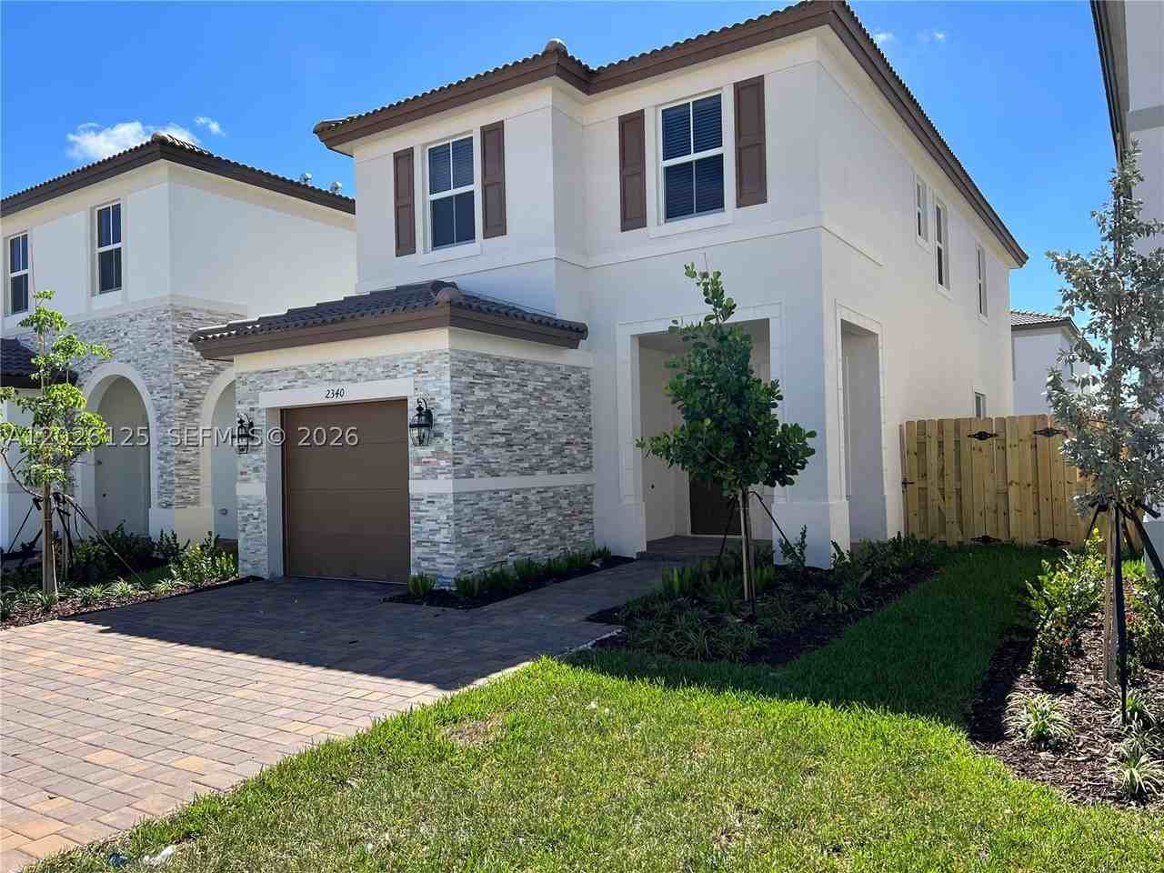 2340 Nw 130th Ter - Photo 4 of 50