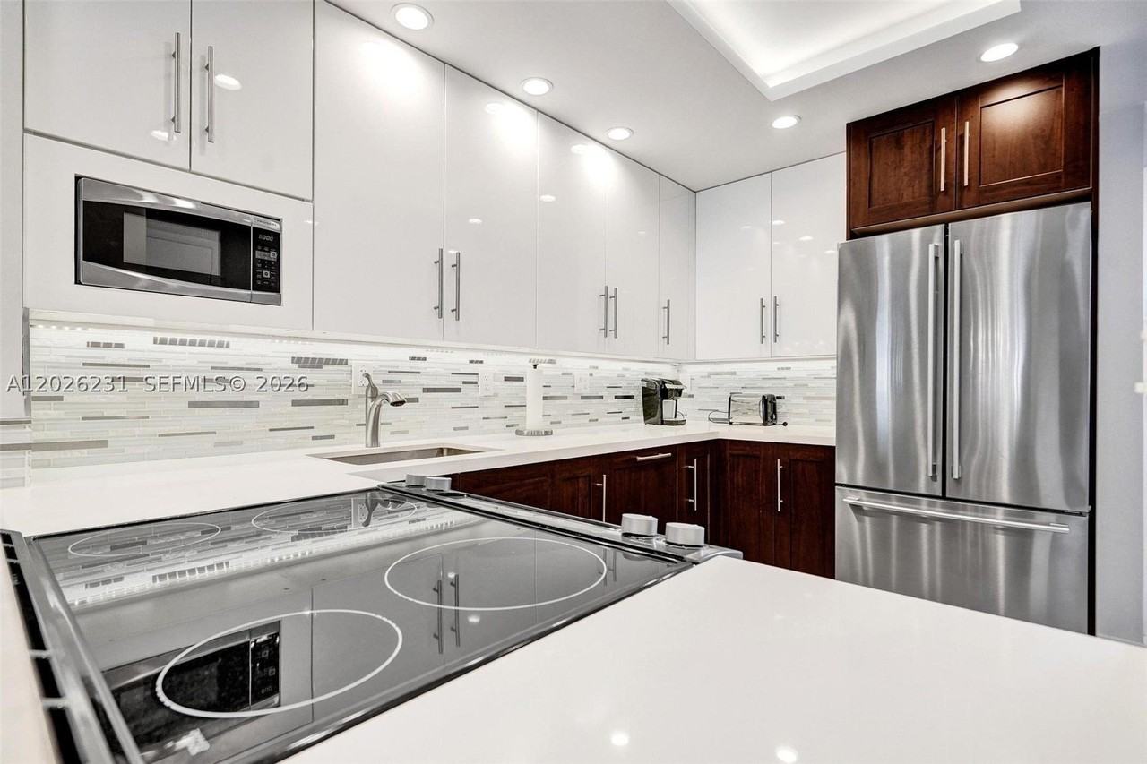 450 Paradise Isle Blvd #204 - Photo 7 of 40