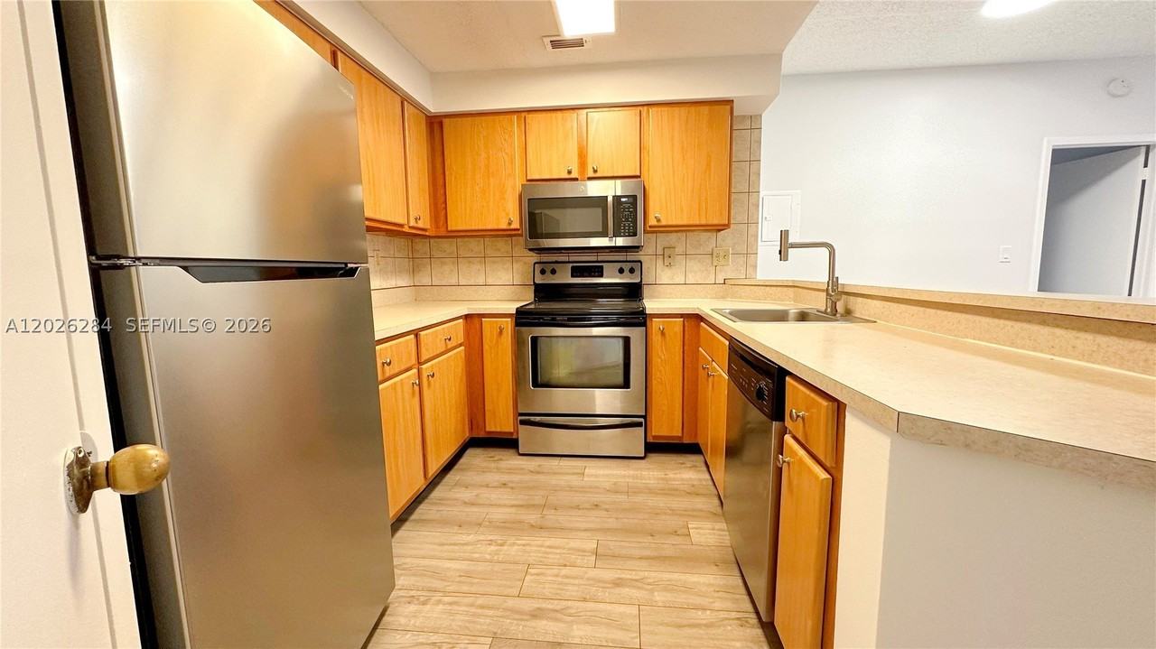 2445 Sw 18th Ter #107 - Photo 5 of 21