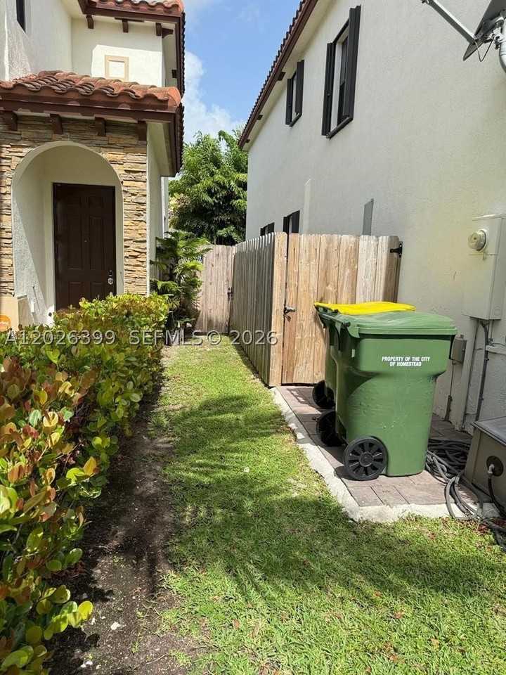 156 Ne 24th Ave - Photo 2 of 25