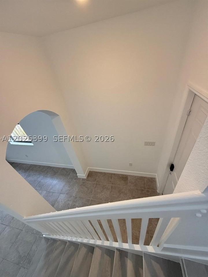 156 Ne 24th Ave - Photo 7 of 25