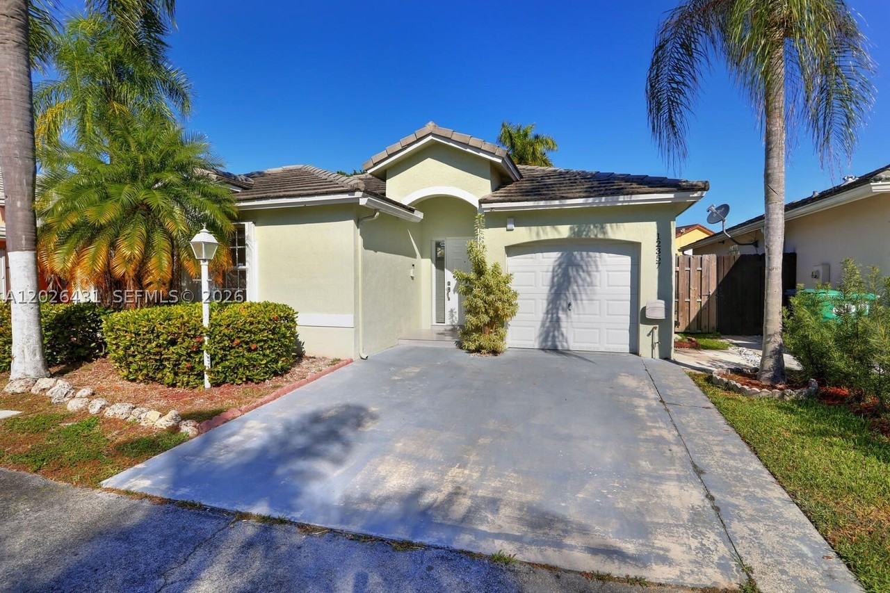 12357 Sw 144th Ter - Photo 2 of 30