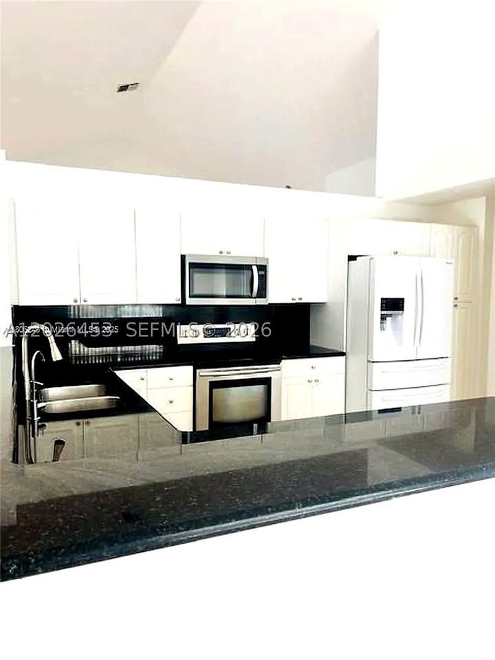 16373 Nw 16th St - Photo 6 of 25