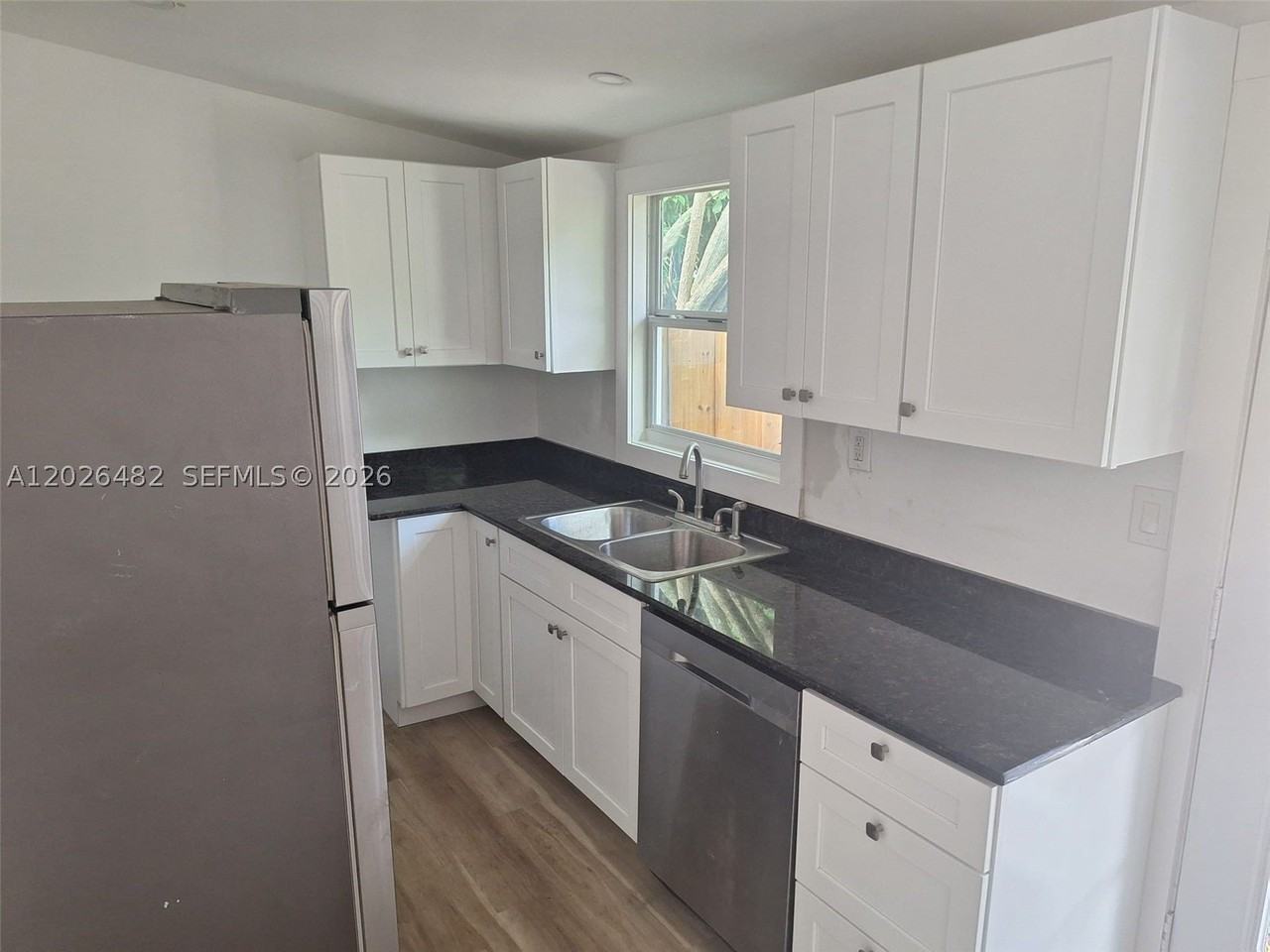 1121 Ne 1st Ave #2 - Photo 2 of 21