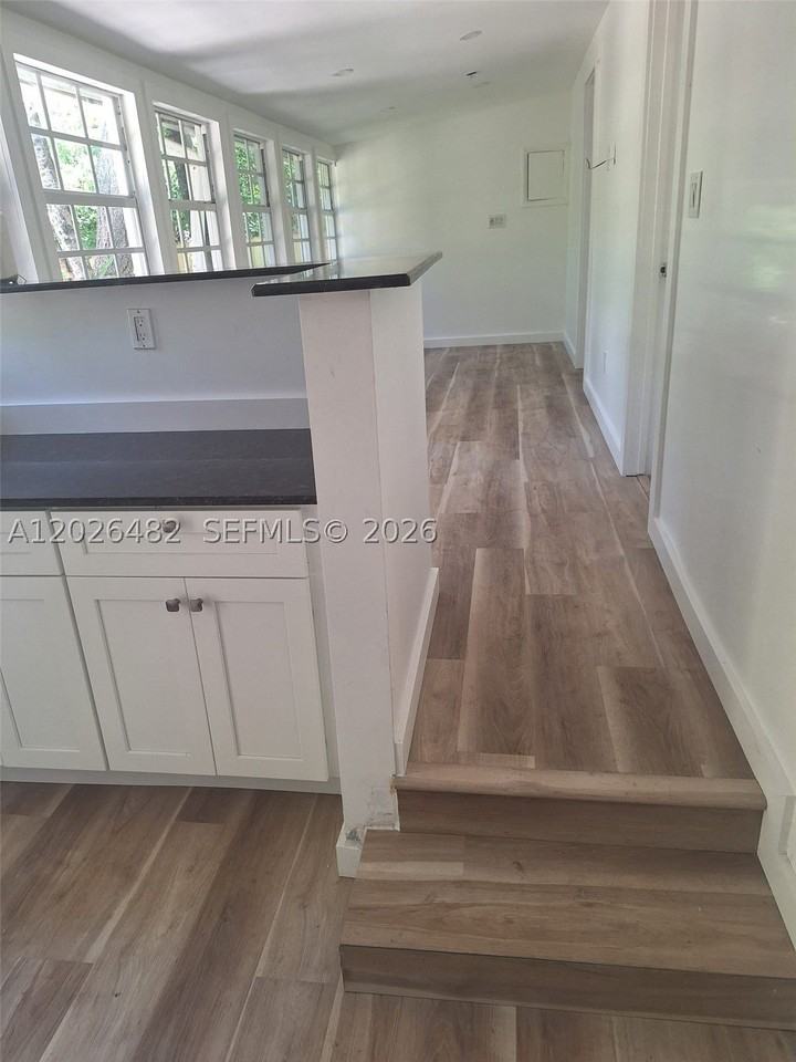 1121 Ne 1st Ave #2 - Photo 5 of 21