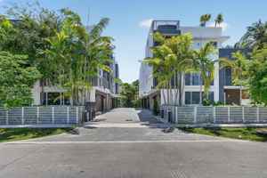 featured image of 700 Ne 14th Ave #311