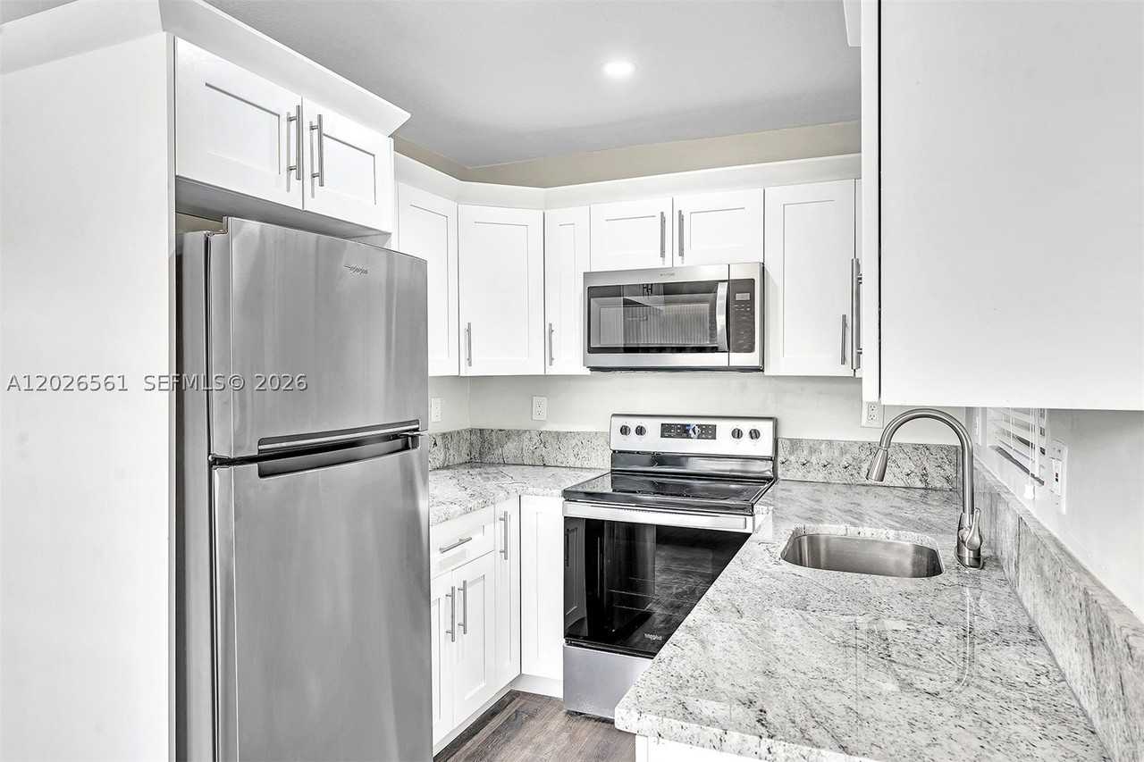 20622 Nw 23rd Ct - Photo 5 of 28