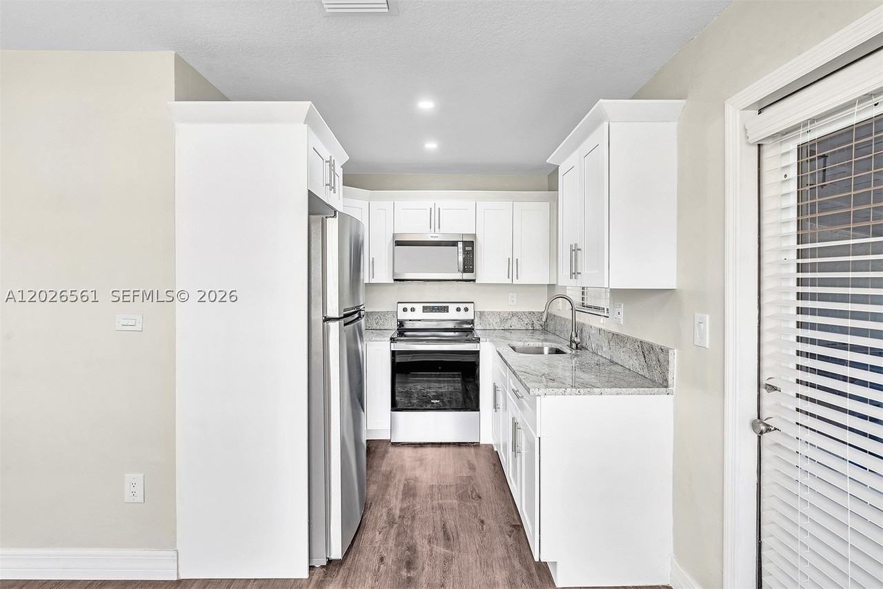 20622 Nw 23rd Ct - Photo 6 of 28