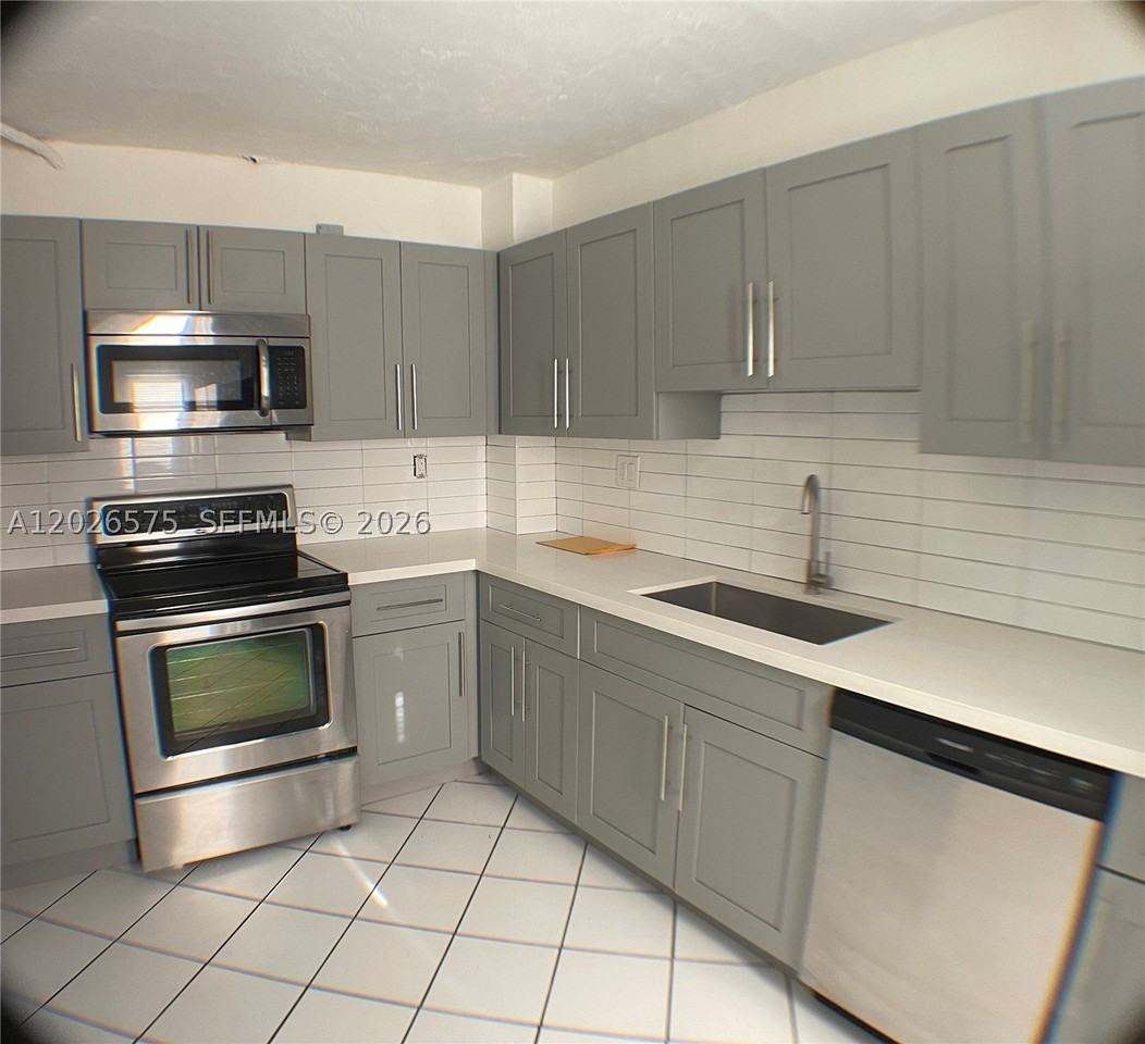 12590 Ne 16th Ave #610