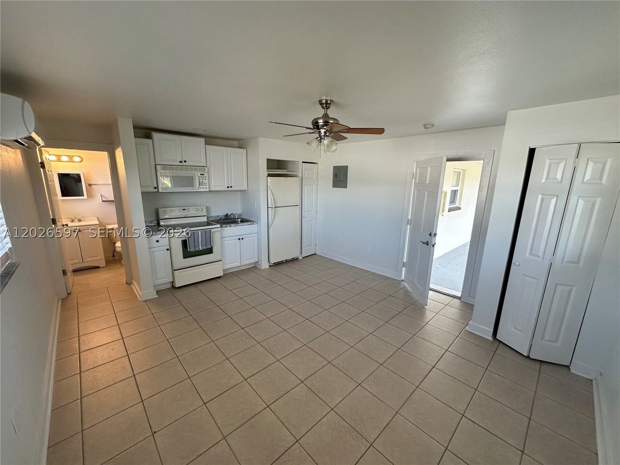 318 Tarpon Dr #1 - Photo 2 of 3