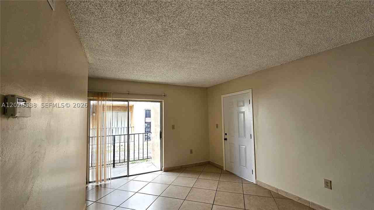 1235 Nw 6th St #3 - Photo 6 of 21