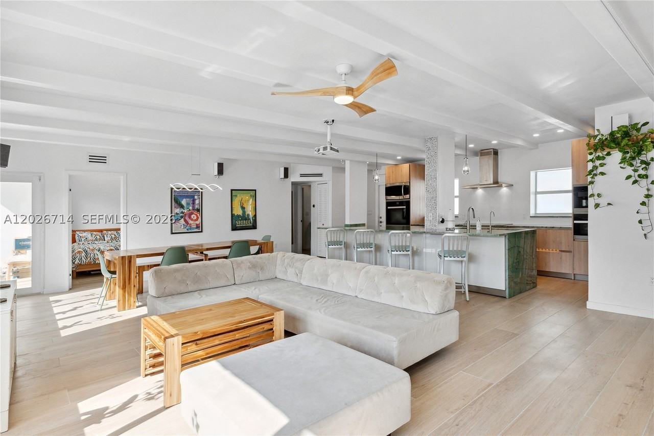 325 Ocean Dr #502 - Photo 4 of 20