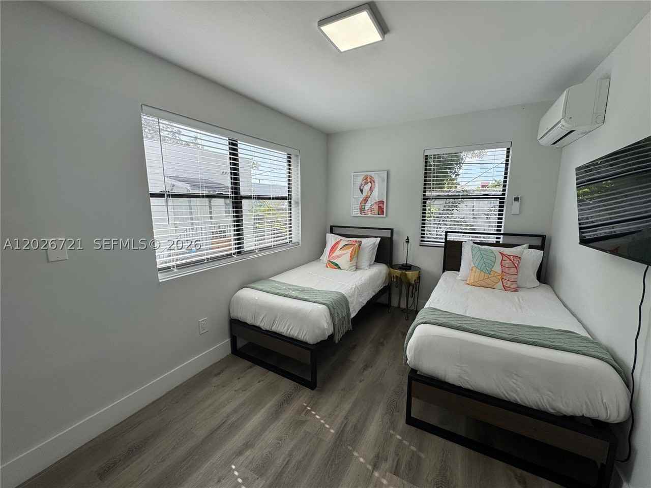 584 Nw 30th St #3 - Photo 4 of 9