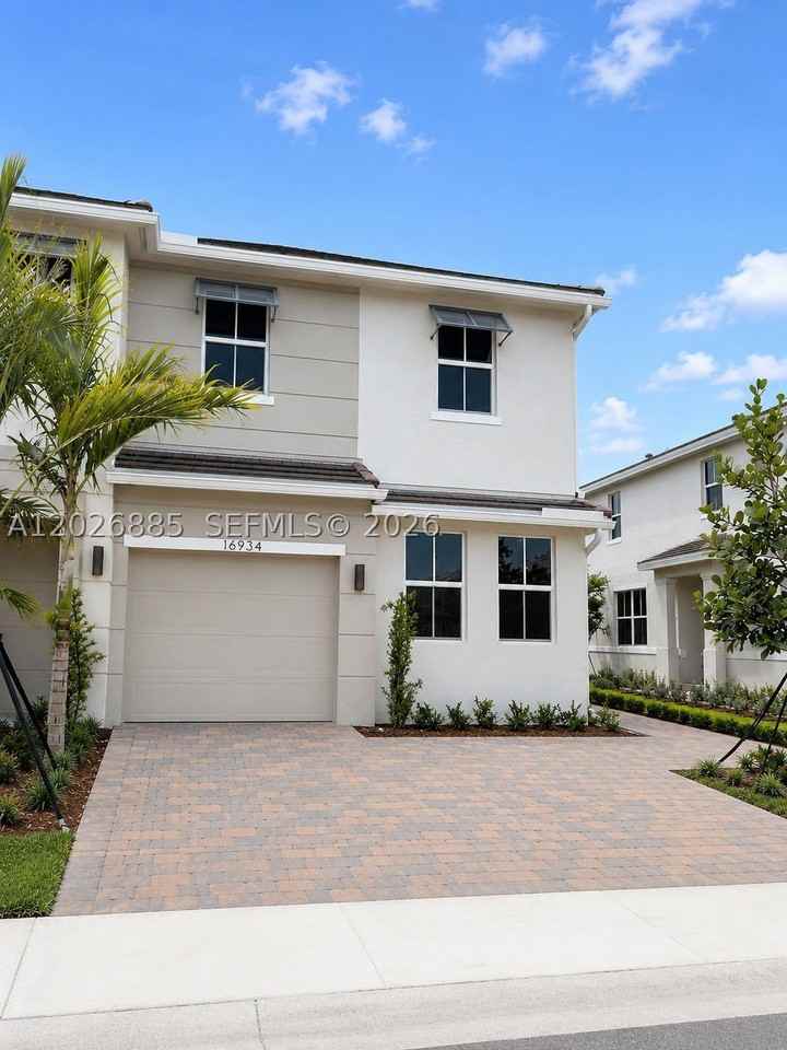 16934 Sw 2nd Ct - Photo 2 of 34