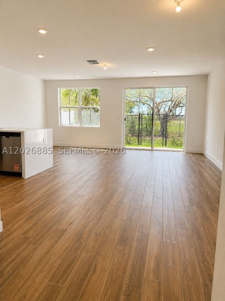 16934 Sw 2nd Ct - Photo 3 of 34