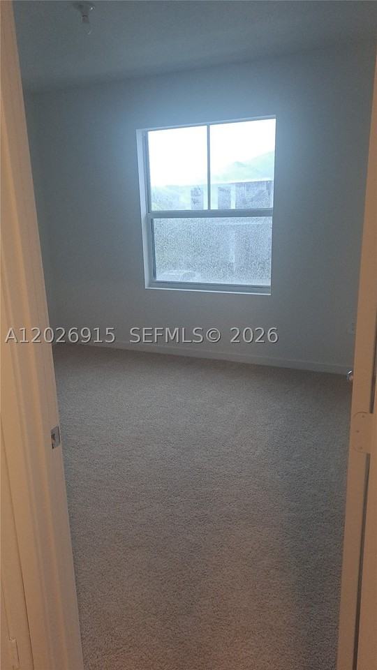 408 Ne 1st Dr - Photo 5 of 15