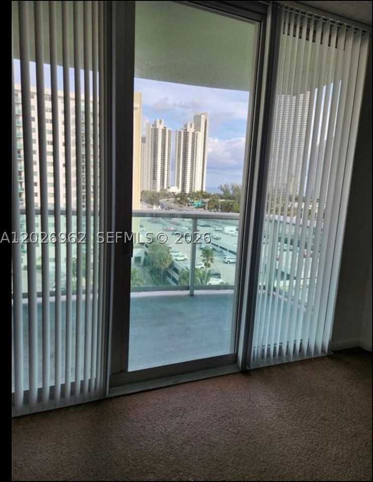 19390 Collins Ave #904 - Photo 3 of 10