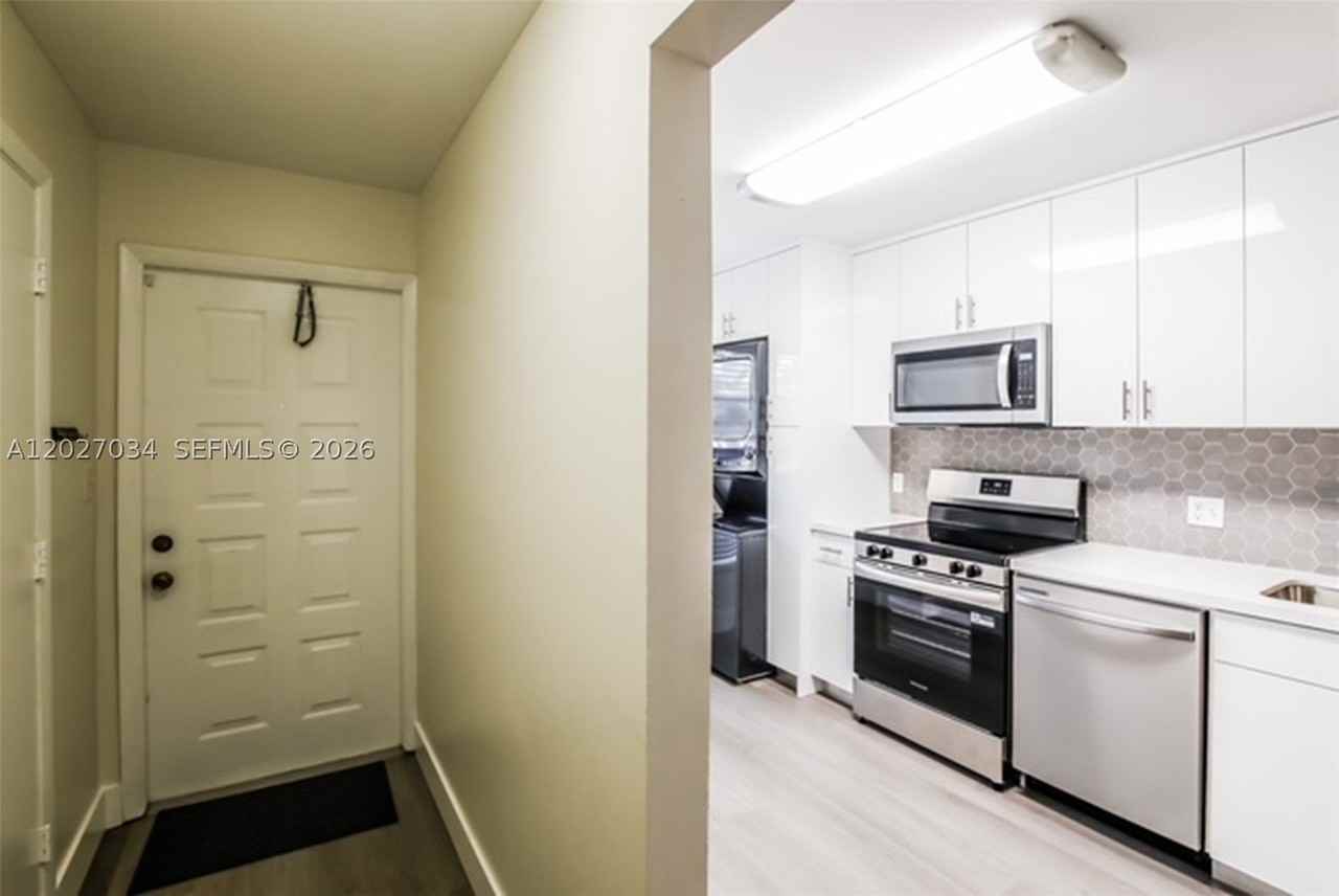 9732 Nw 15th St #306 - Photo 3 of 20