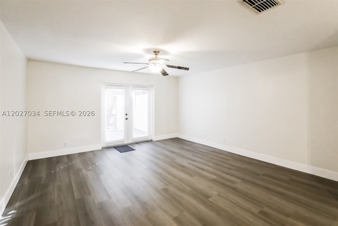 9732 Nw 15th St #306 - Photo 4 of 20