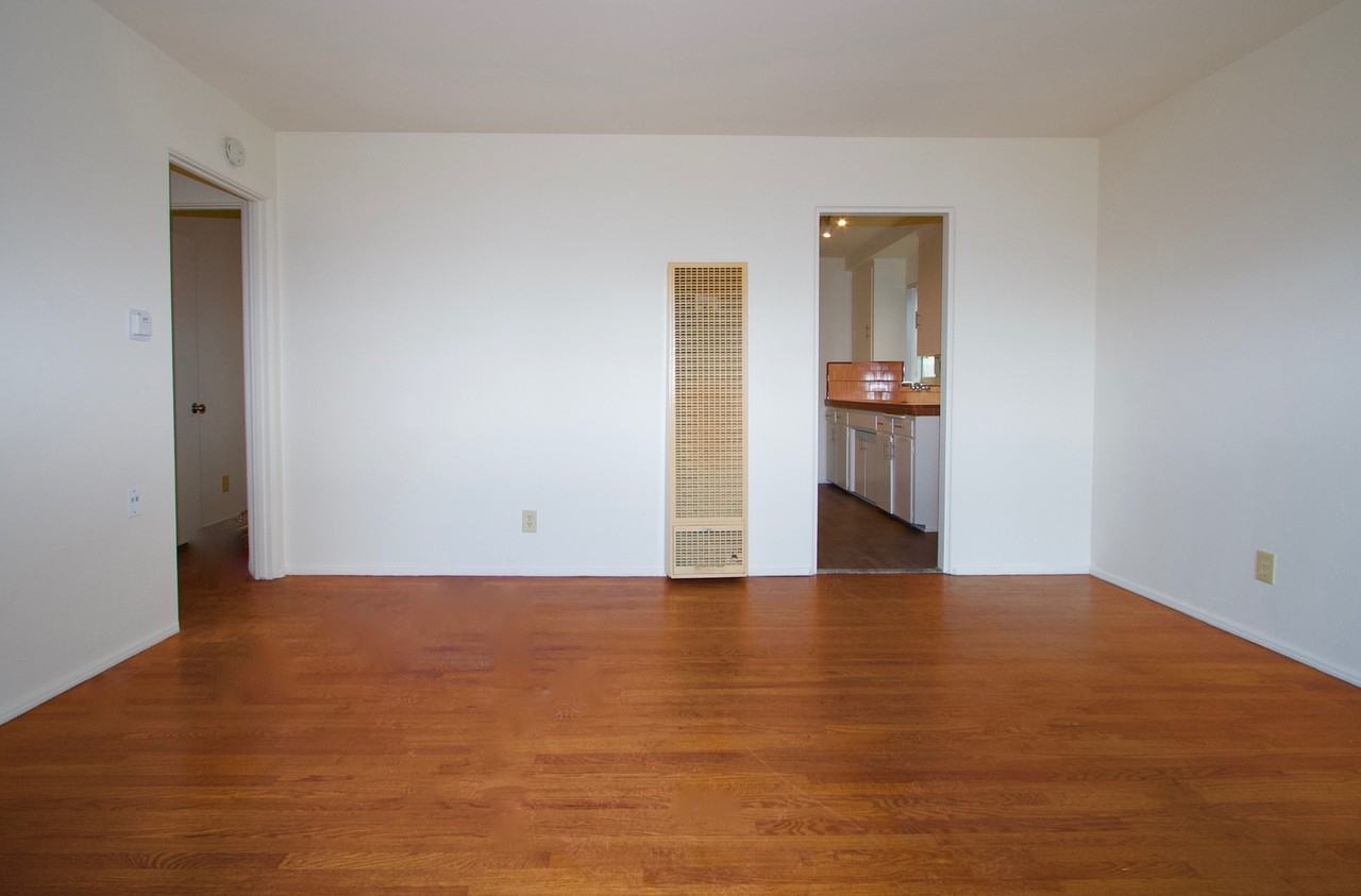 4481 54th St - Photo 4 of 10