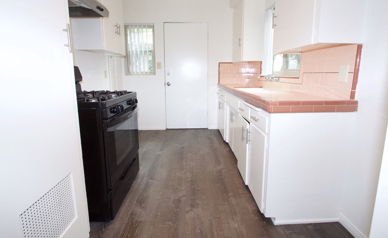 4481 54th St - Photo 5 of 10