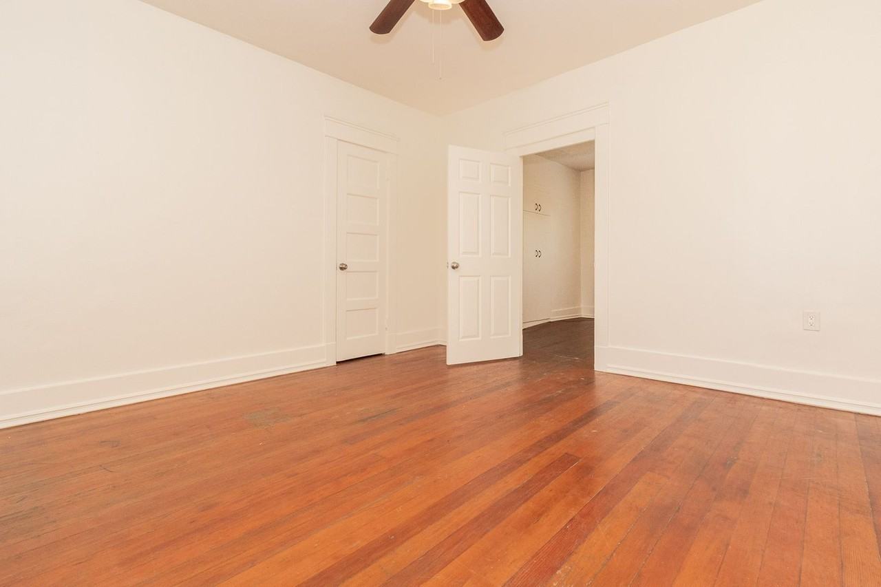 2206 Julian Ave - Photo 4 of 19