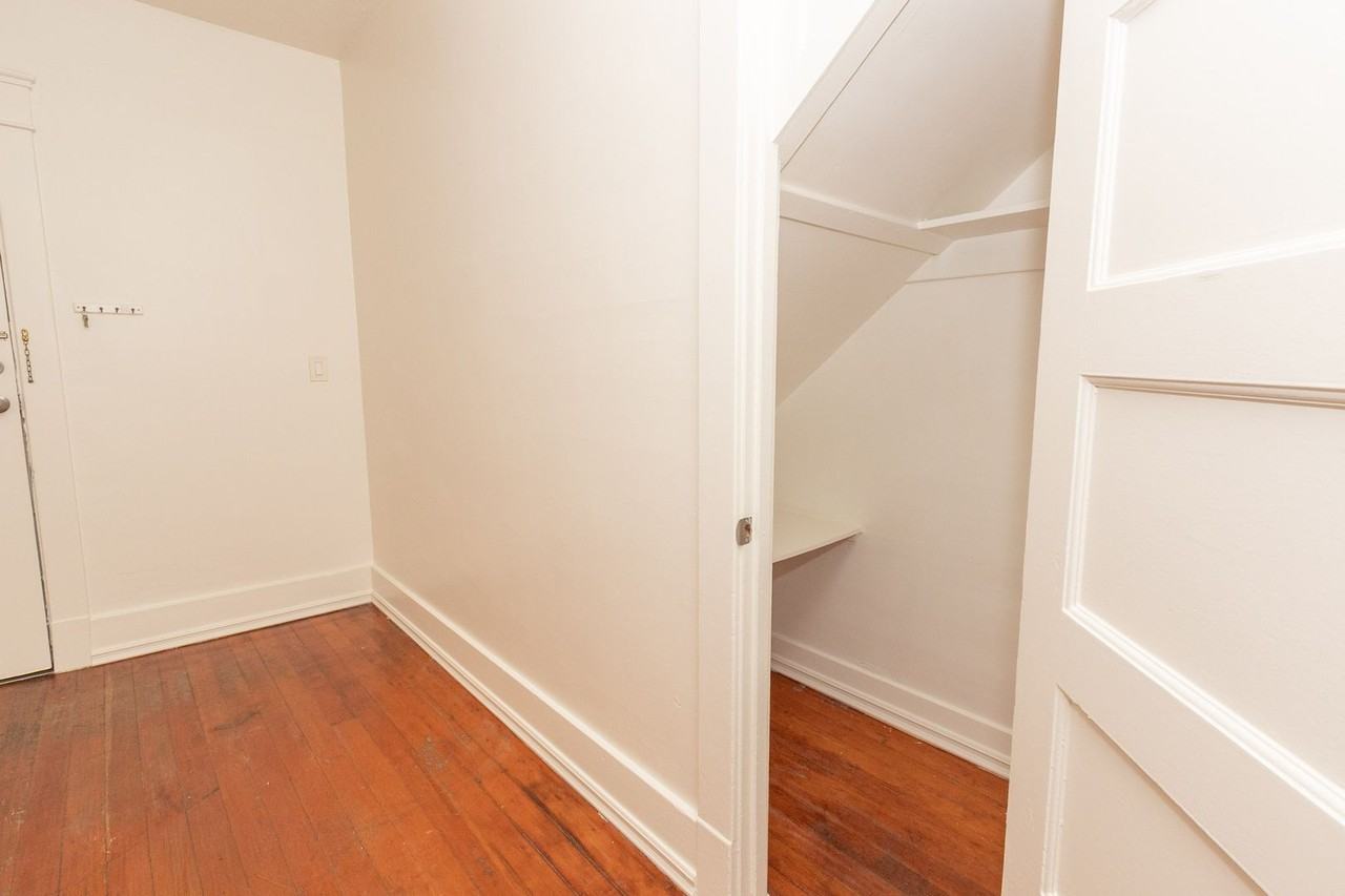 2206 Julian Ave - Photo 5 of 19
