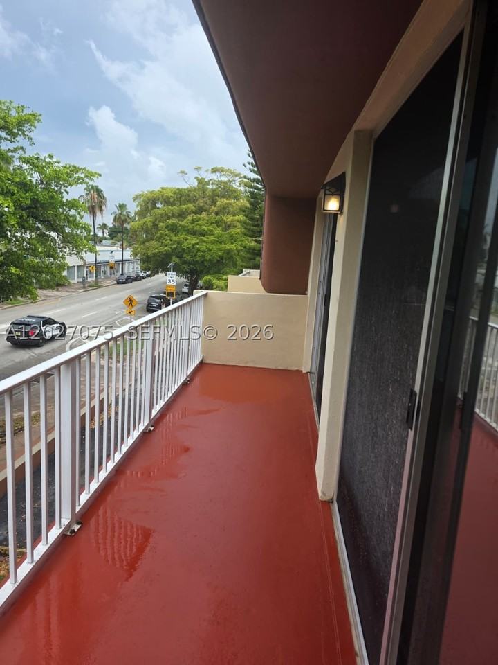 1175 Normandy Dr #3B - Photo 4 of 12